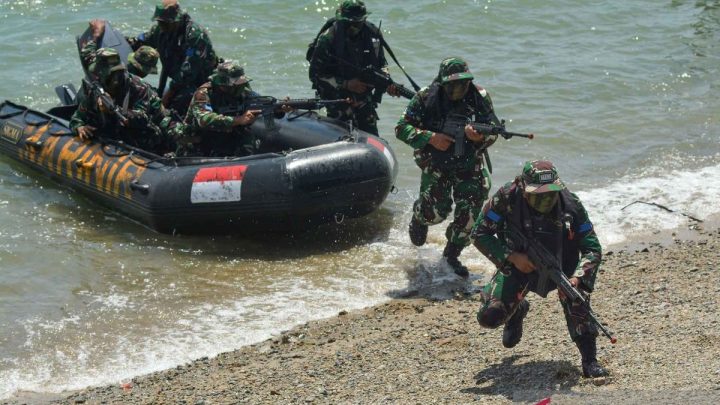 Korps Marinir TNI AL lakukan pendaratan taktis Operasi Trisila di Palu