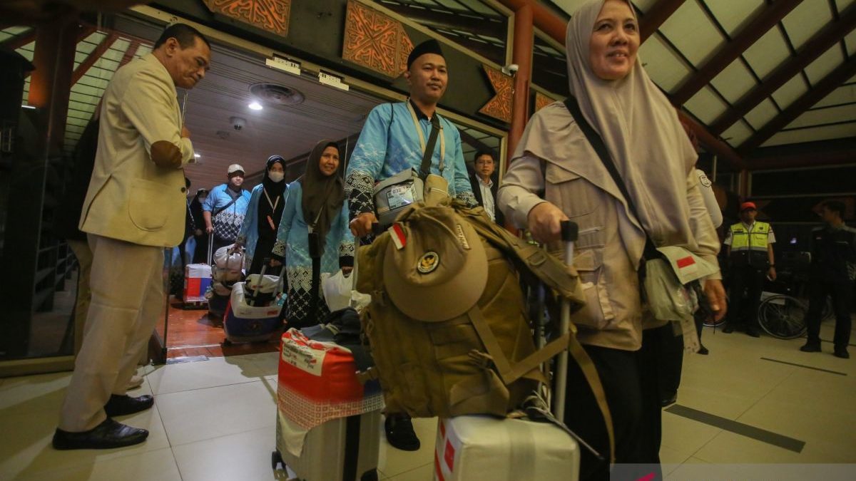 kedatangan-jamaah-haji-kloter-pertama-jakarta-2797727