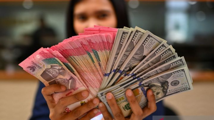 Rupiah pada Rabu pagi dibuka melemah jadi Rp17.738
