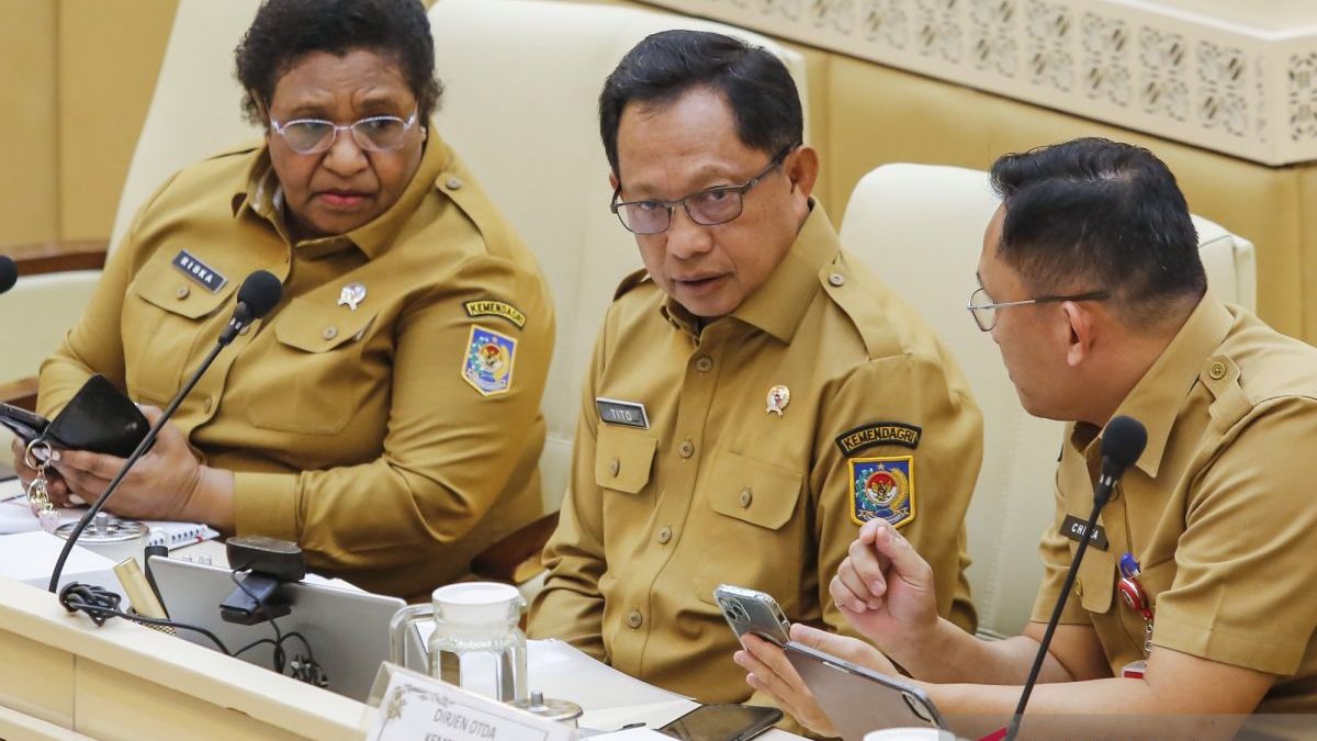 raker-komisi-ii-dpr-dengan-menteri-dalam-negeri-2771351