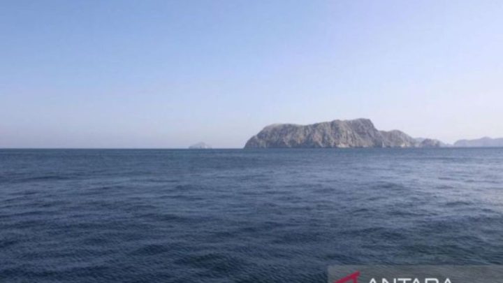 Selat Hormuz tegang, militer Iran desak AS patuhi perjanjian damai