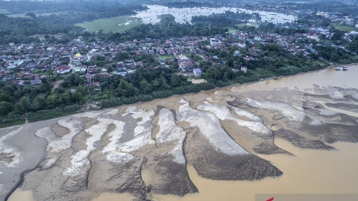 Penyusutan-debit-air-Sungai-Batanghari-180726-ws-6