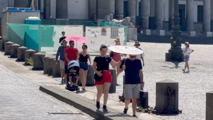 What Happened During: Italia Selatan dilanda gelombang panas, warga cari cara hindari terik