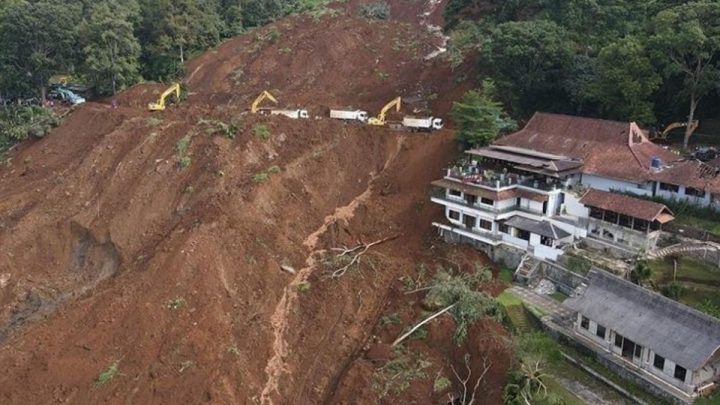 Hujan lebat picu longsor di China barat daya – 8 orang tewas, 34 hilang