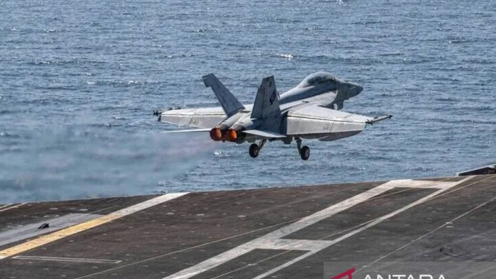 CENTCOM lepaskan tembakan ke kapal menuju Iran meski ada blokade