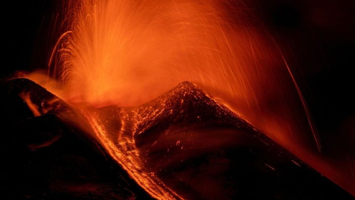 Bandara Catania di Sisilia ditutup akibat erupsi Gunung Etna