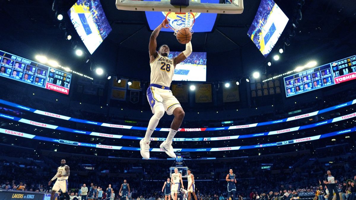 2024-12-16T060717Z_196284867_MT1USATODAY24997611_RTRMADP_3_NBA-MEMPHIS-GRIZZLIES-AT-LOS-ANGELES-LAKERS