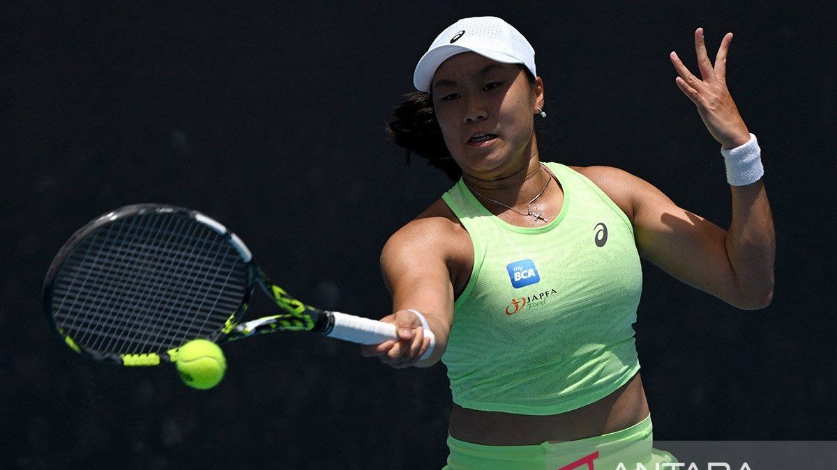 2026-01-22T015230Z_1942350582_UP1EM1M057GHL_RTRMADP_3_TENNIS-AUSOPEN