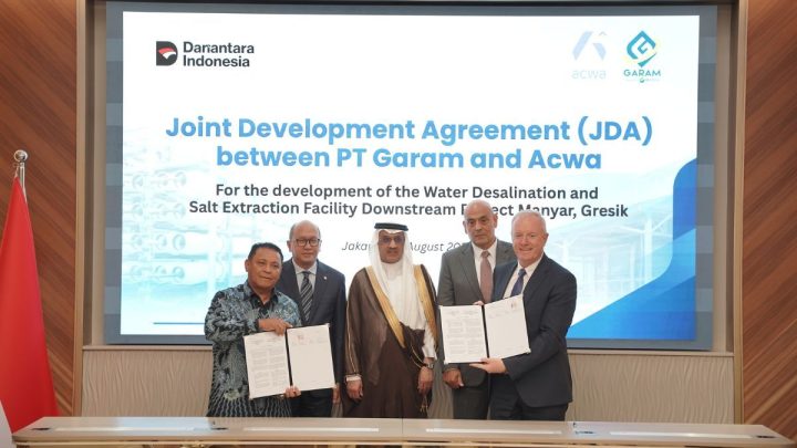 Acwa menandatangani perjanjian pengembangan bersama dengan PT GARAM untuk proyek integrasi desalinasi air laut dan garam industri