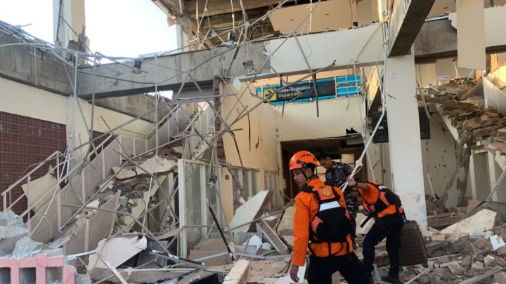 Gubernur NTT gerak cepat pantau dampak gempa di Flores