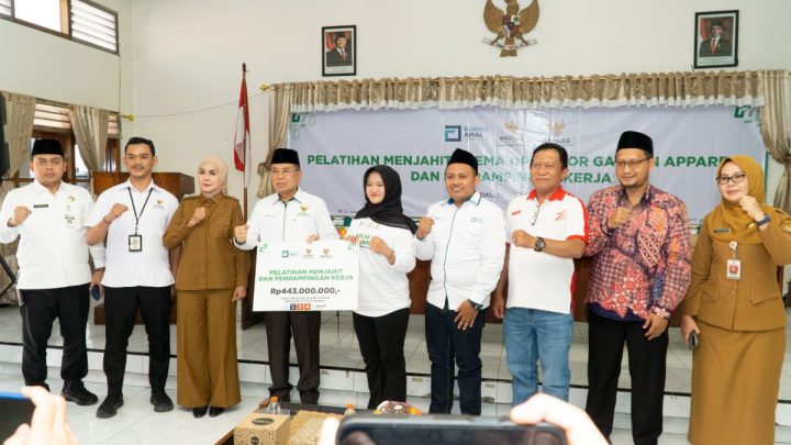 Baznas bekali 50 dhuafa di Kendal keterampilan menjahit siap kerja