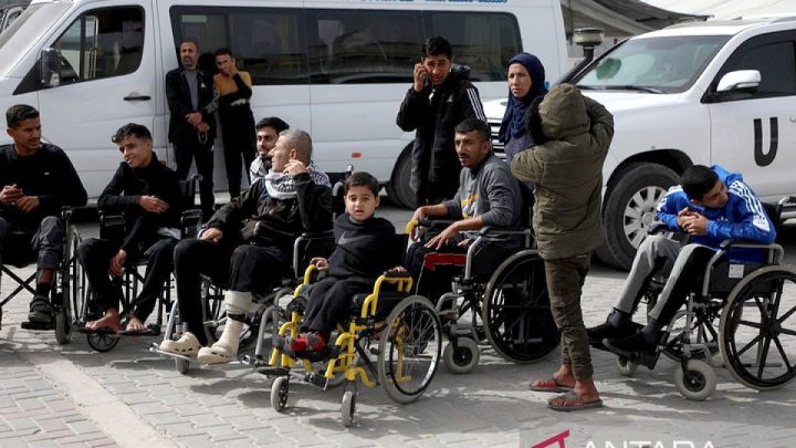 Tim evakuasi medis bawa 32 pasien berobat ke luar Gaza