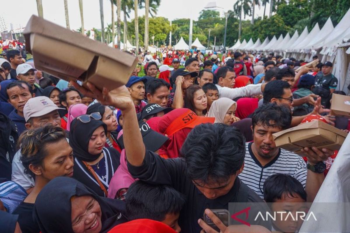 Pesta-rakyat-HUT-RI-di-Monas-170825-IM-5