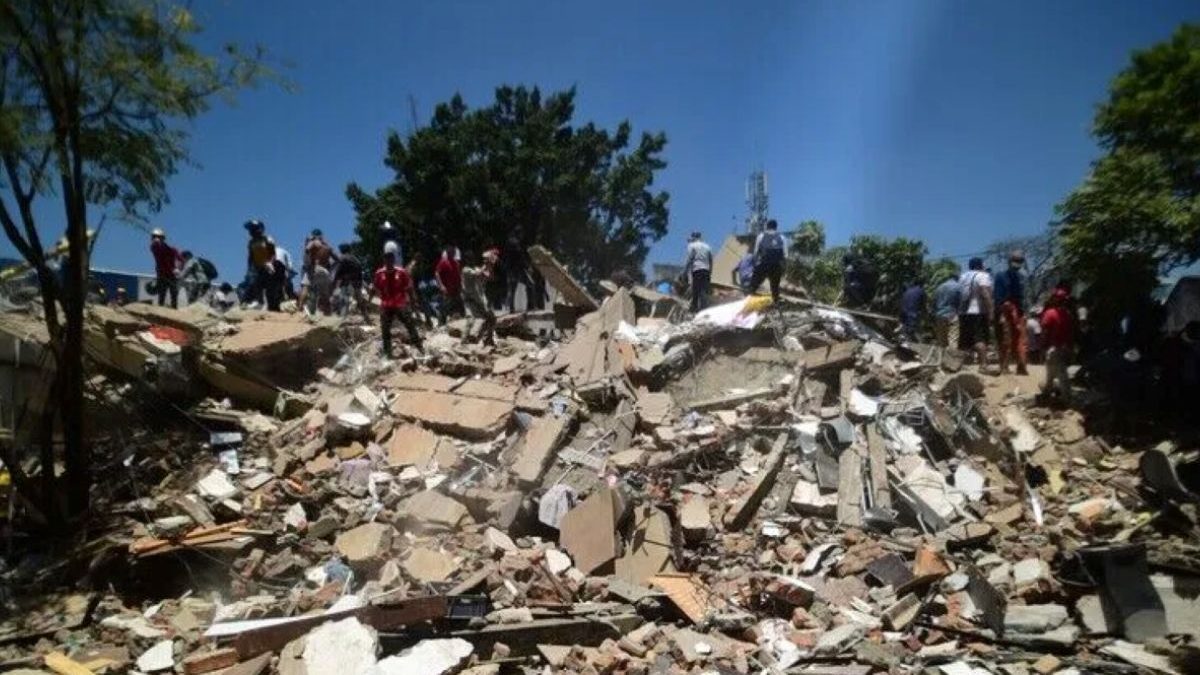 Reruntuhan-gedung-akibat-gempa-Kolombia