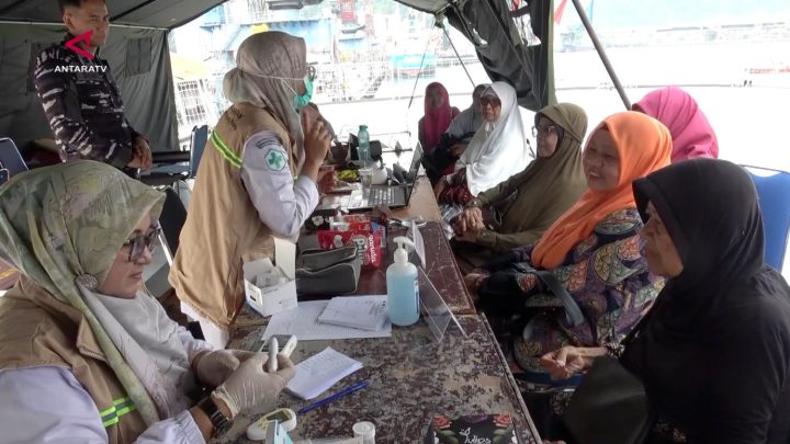 Dinkes Padang gelar CKG bagi pengunjung KRI Teluk Kendari