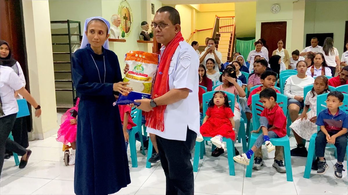 SEMANGAT-KEMERDEKAAN-PEMPROV-NTT-GELAR-BAKTI-SOSIAL-DI-PULUHAN-PANTI