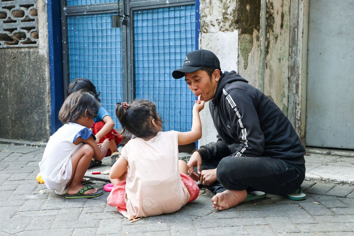 Menjaga anak dari pengadilan publik
