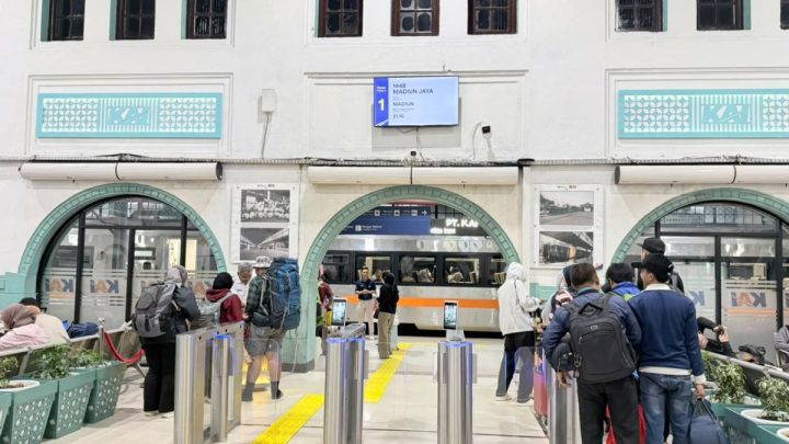 Semarak HUT ke-81 RI, KAI Hadirkan Diskon Tiket 17% untuk KA Jarak Jauh Juga Tarif Rp8 untuk LRT Jabodebek serta Commuter Line