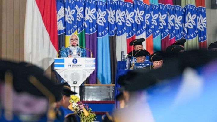 Di hadapan wisudawan IPB, Wamenkop ajak generasi muda lirik koperasi