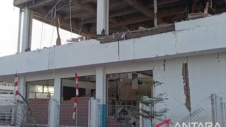 BMKG keluarkan peringatan dini tsunami pascagempa M 7,7 di Nagekeo NTT