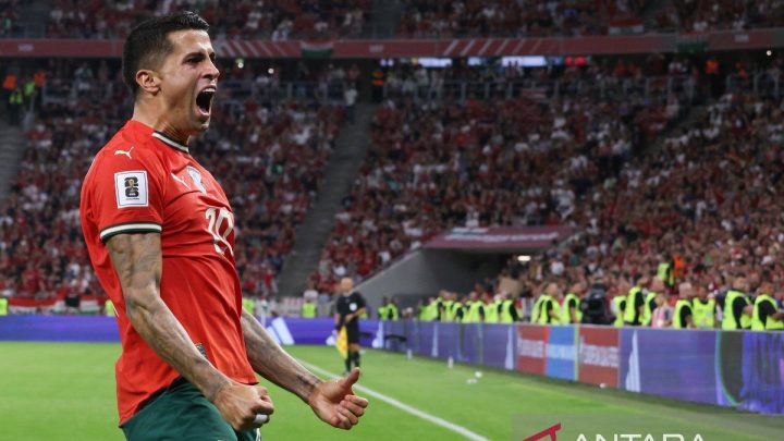 Joao Cancelo rela pangkas gaji demi kembali ke Barcelona