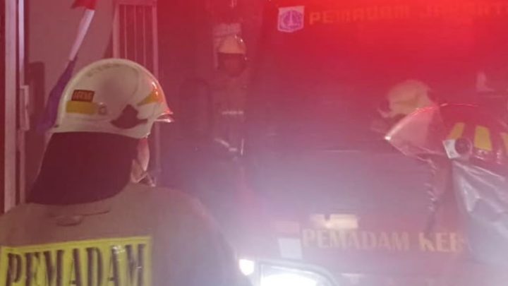 Gulkarmat kerahkan 25 personel padamkan kebakaran rumah di Jakut