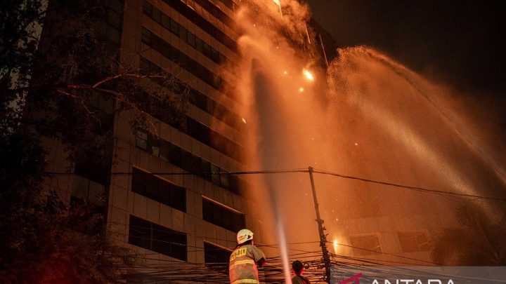 DKI sepekan, kebakaran gedung Bapenda hingga pajak kendaraan listrik