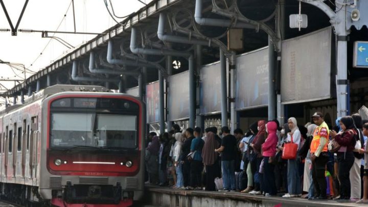 Perjalanan KRL Commuter Line Jakarta Kota dan Tangerang kembali normal