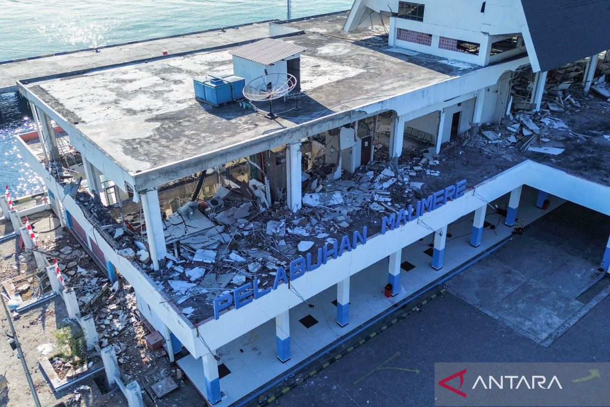 kerusakan-bangunan-akibat-gempa-flores-2842485