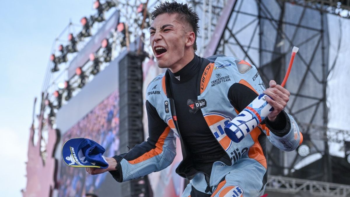marco-bezzecchi-juara-sprint-race-motogp-indonesia-2638345