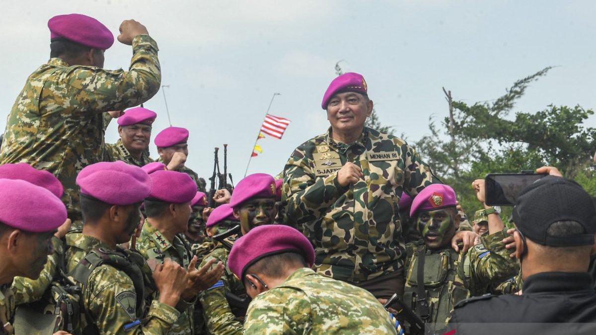 menhan-terima-warga-kehormatan-korps-marinir-tni-al-2834705