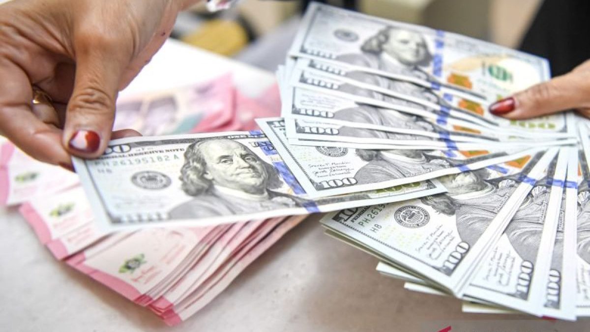 nilai-tukar-rupiah-melemah-44-poin-2821211