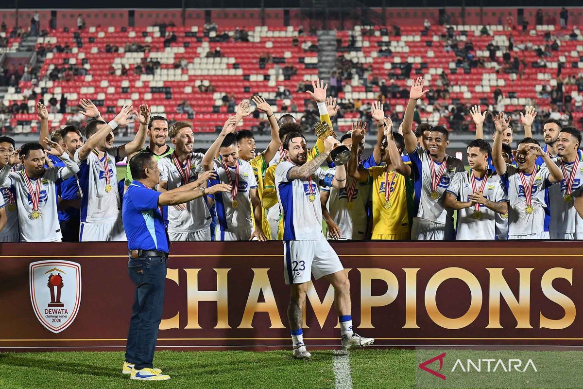 persib-bandung-menjuarai-dewata-challenge-series-2026-180826-nhw-3