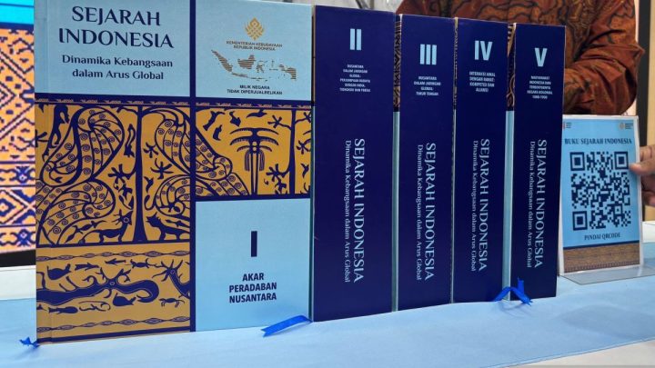Cara mengakses lima jilid buku Sejarah Indonesia