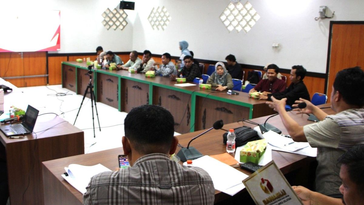 uji-publik-bawaslu-sulsel1