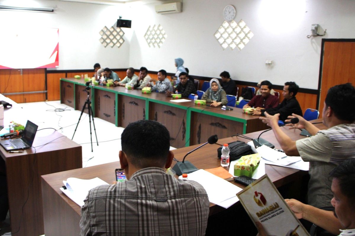 uji-publik-bawaslu-sulsel1