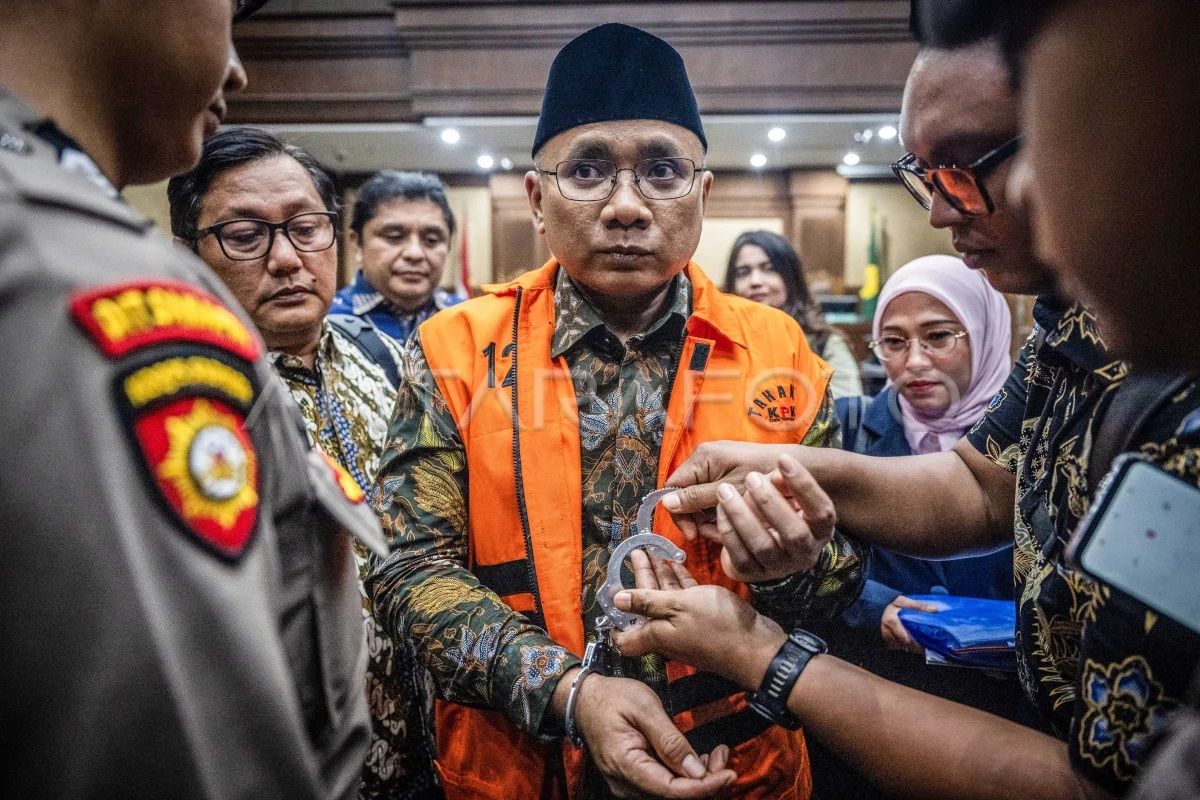 yaqut-cholil-didakwa-rugikan-negara-ratusan-miliar-1oujp-dom