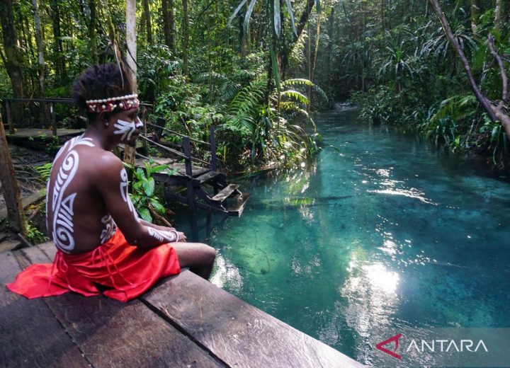 Wisata-kali-biru-Raja-Ampat-OM-191025-02