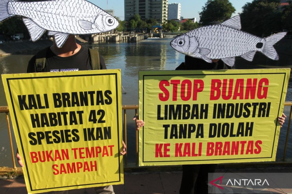 aksi-hari-lingkungan-hidup-sedunia-di-surabaya-2800369