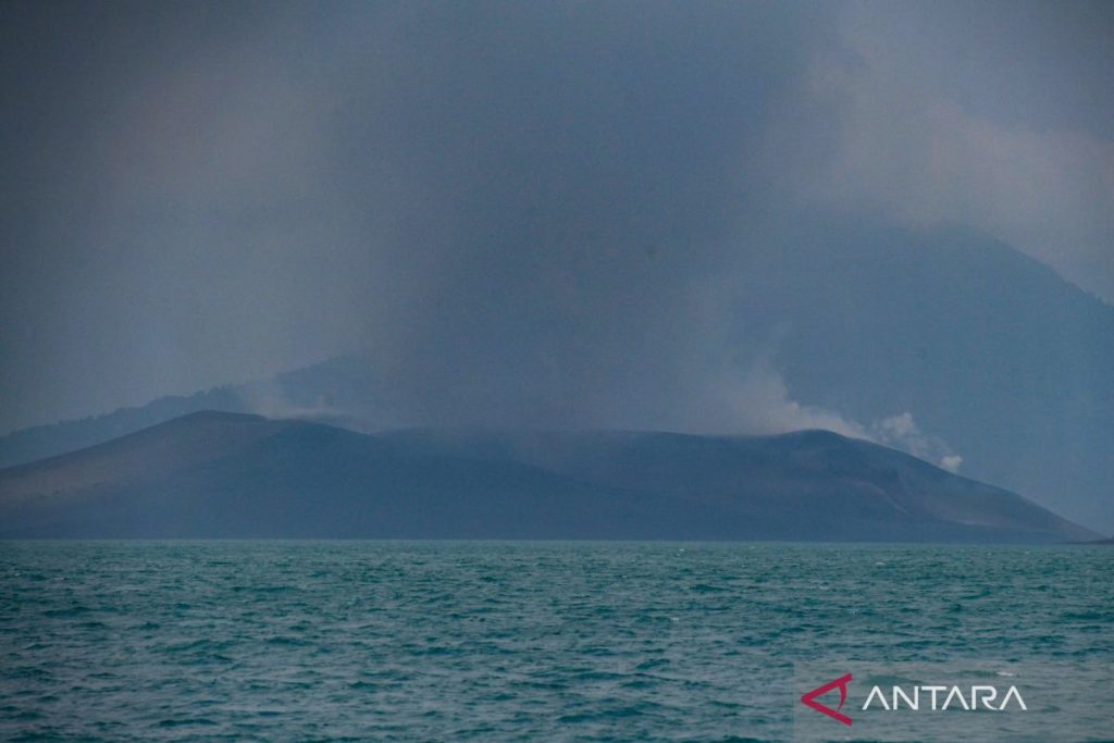gunung-anak-krakatau-kembali-erupsi-2860224