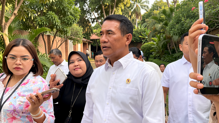 Mentan Amran pastikan kebutuhan pangan korban gempa NTT terpenuhi