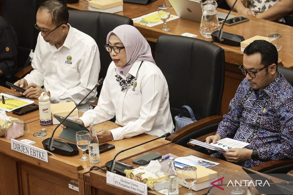 rdp-komisi-xii-dpr-bahas-b50-dan-e10-2859475