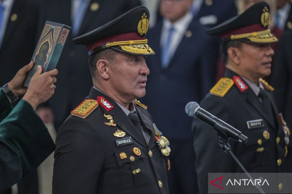 presiden-prabowo-melantik-kapolri-dan-wakapolri-2875825